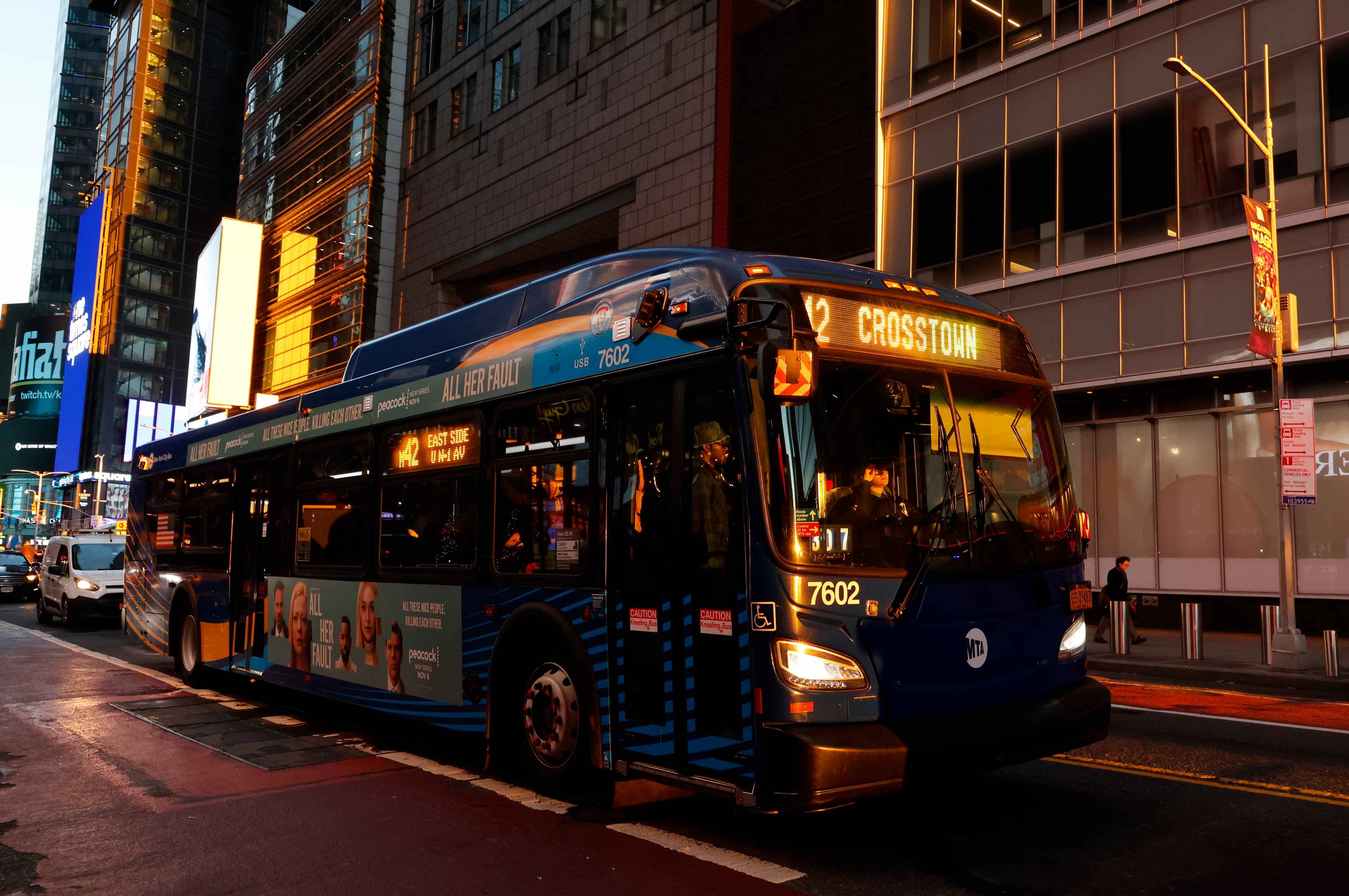 NYC advances Bronx busway to speed commutes, improve safety along Tremont Avenue