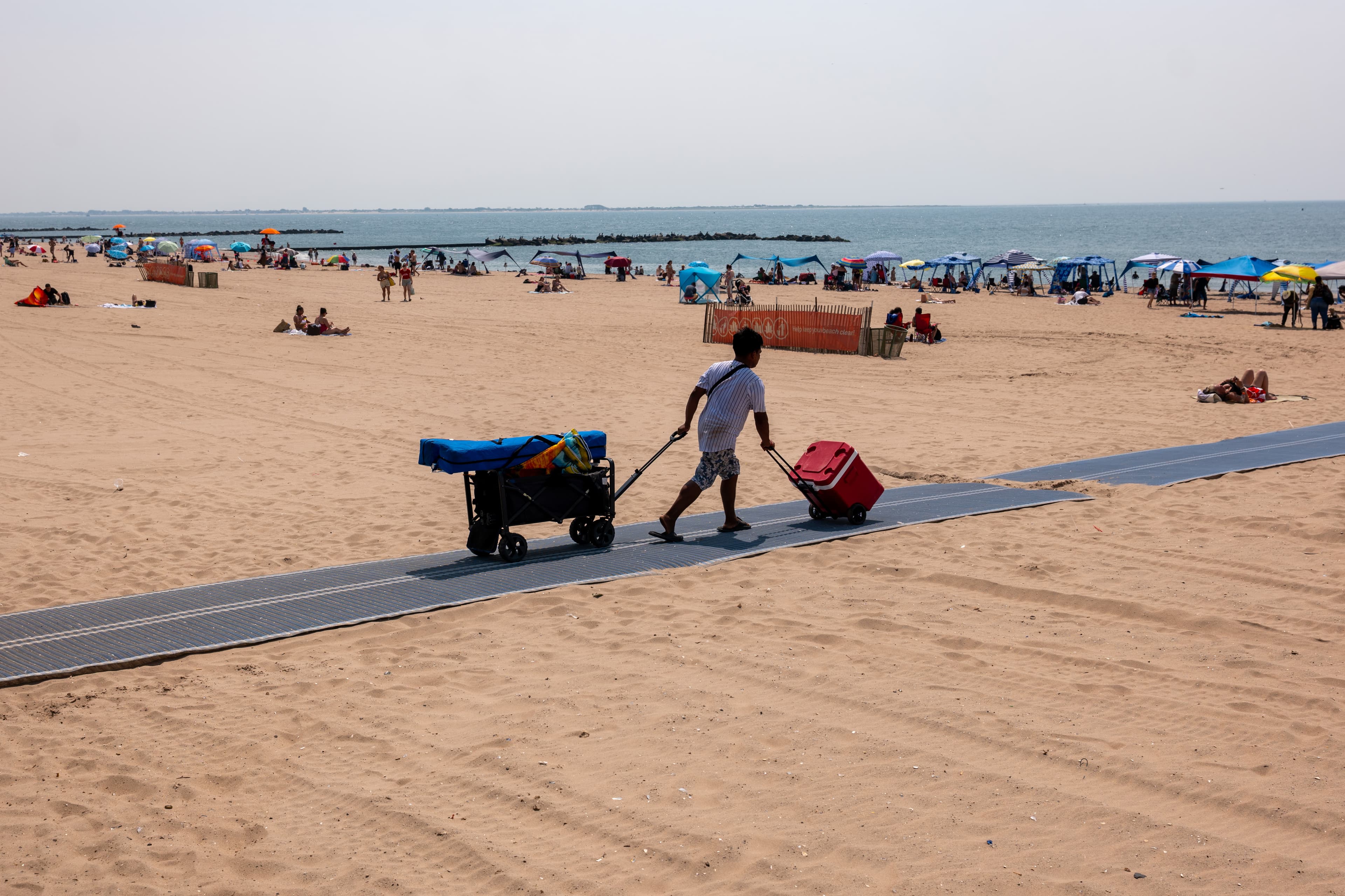 Air quality worsens in NYC due to wildfire smoke, city makes masks available