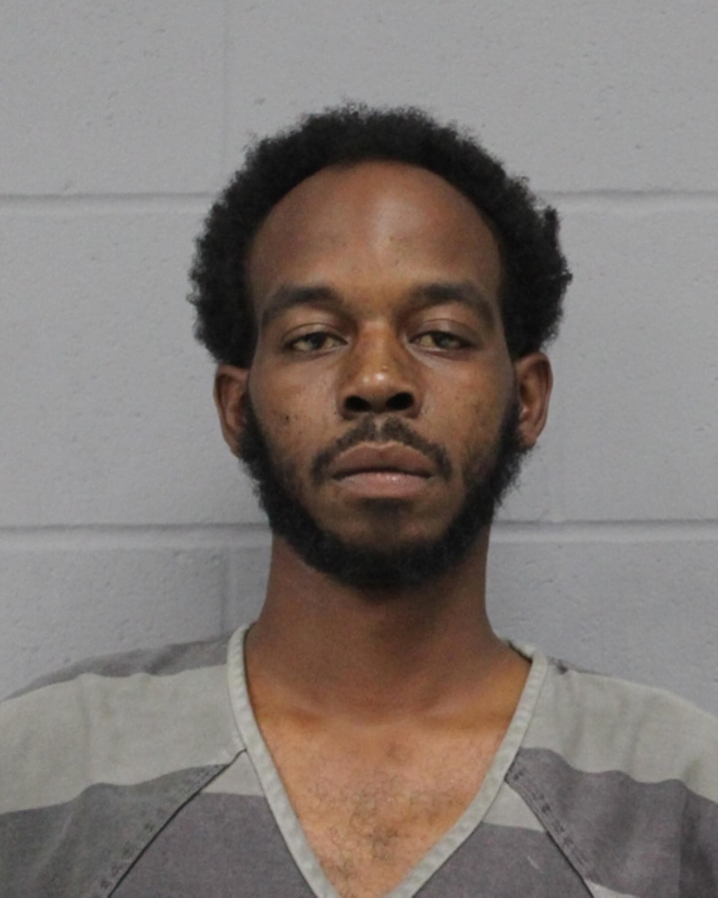 Man charged with murder after deadly shooting at southeast Austin apartment complex